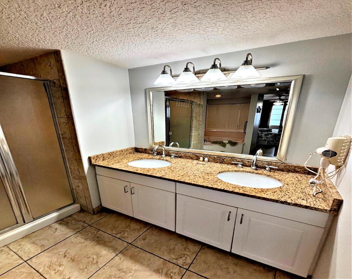 2 Bedroom Direct Oceanfront Wyndham Ocean Walk Daytona Beach 2226-0 デイトナ・ビーチ エクステリア 写真